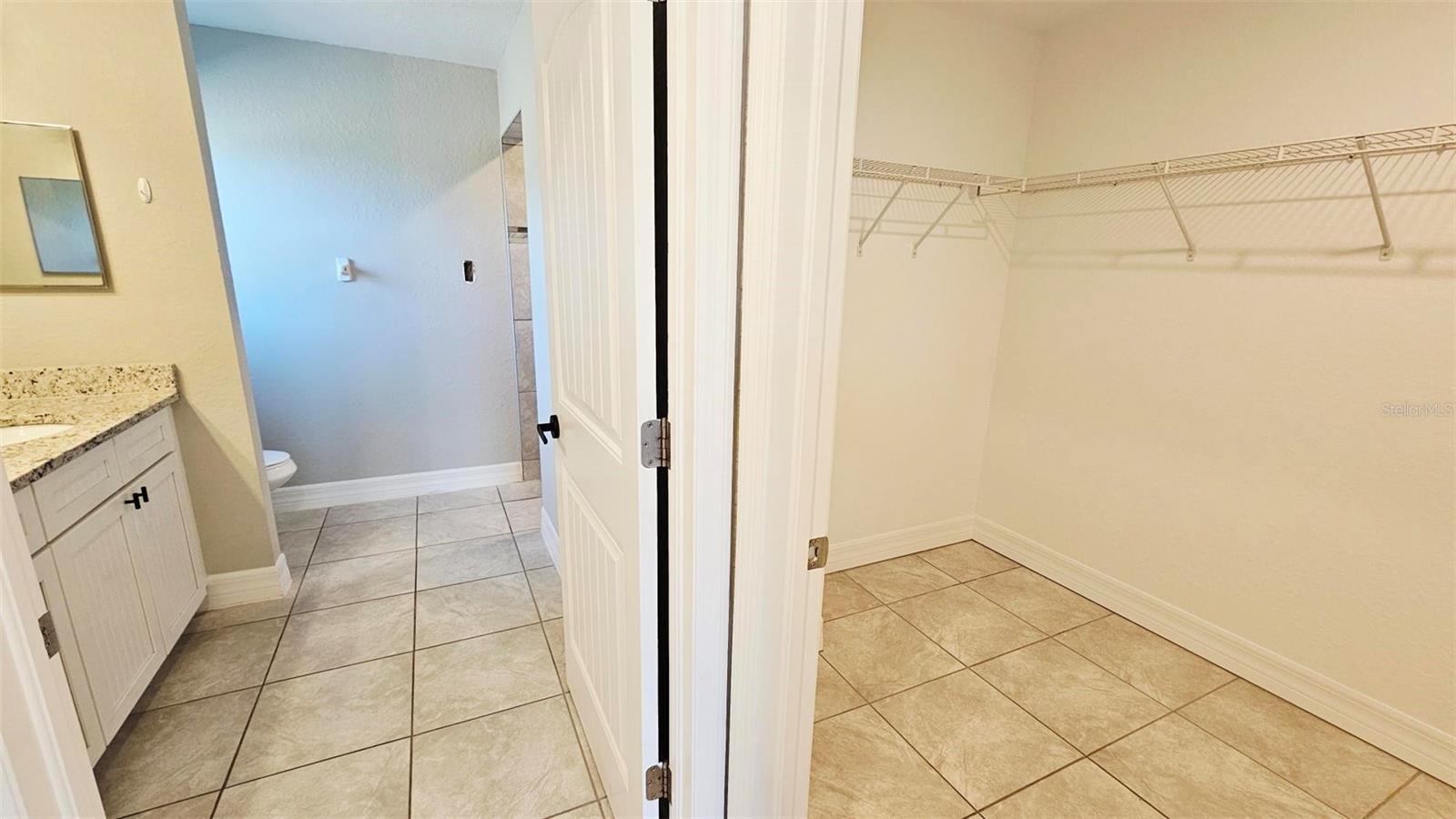 Image 8 of 38 For 210 Lime Tree Park