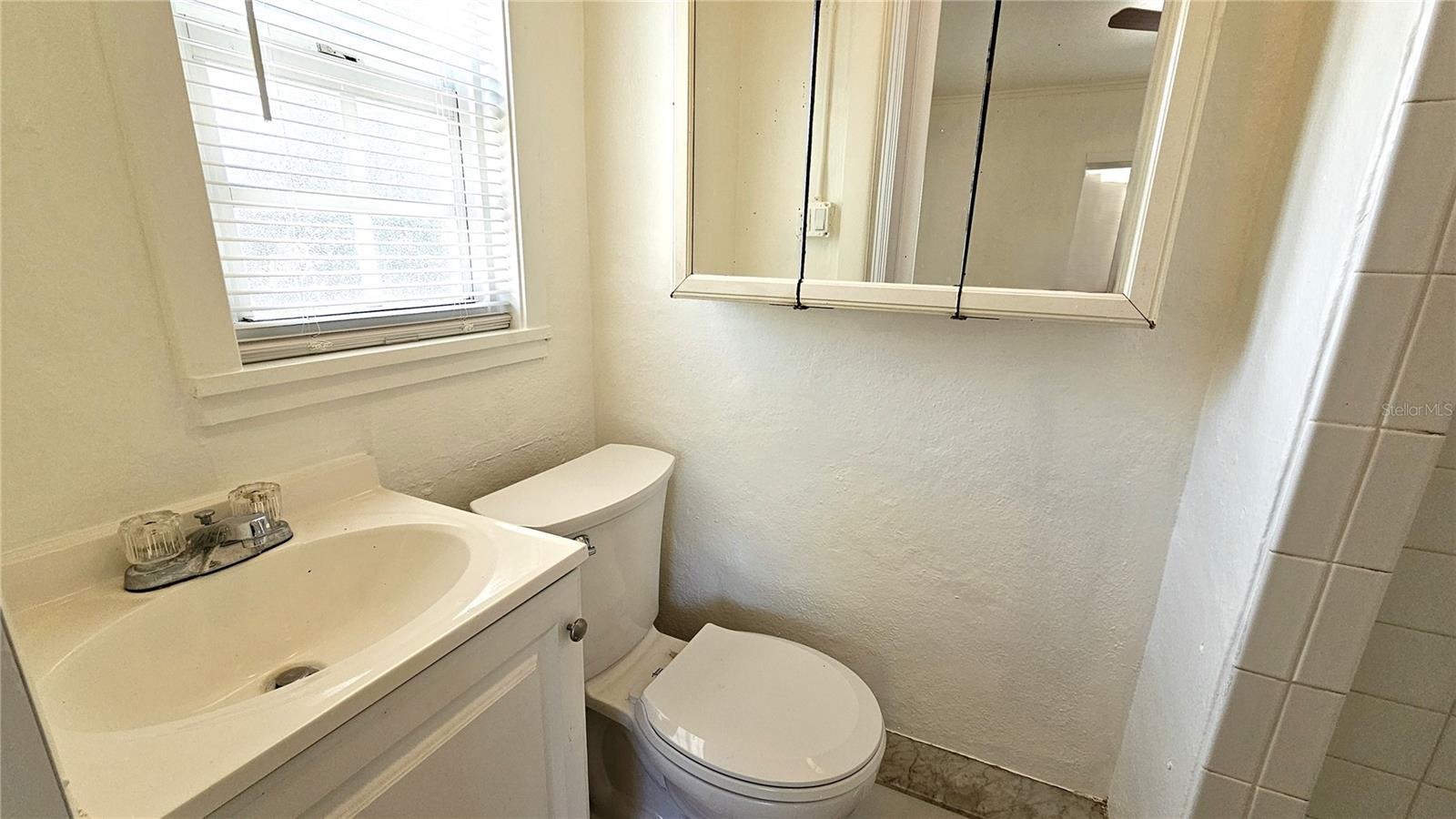 Image 11 of 18 For 15 Mango Street W