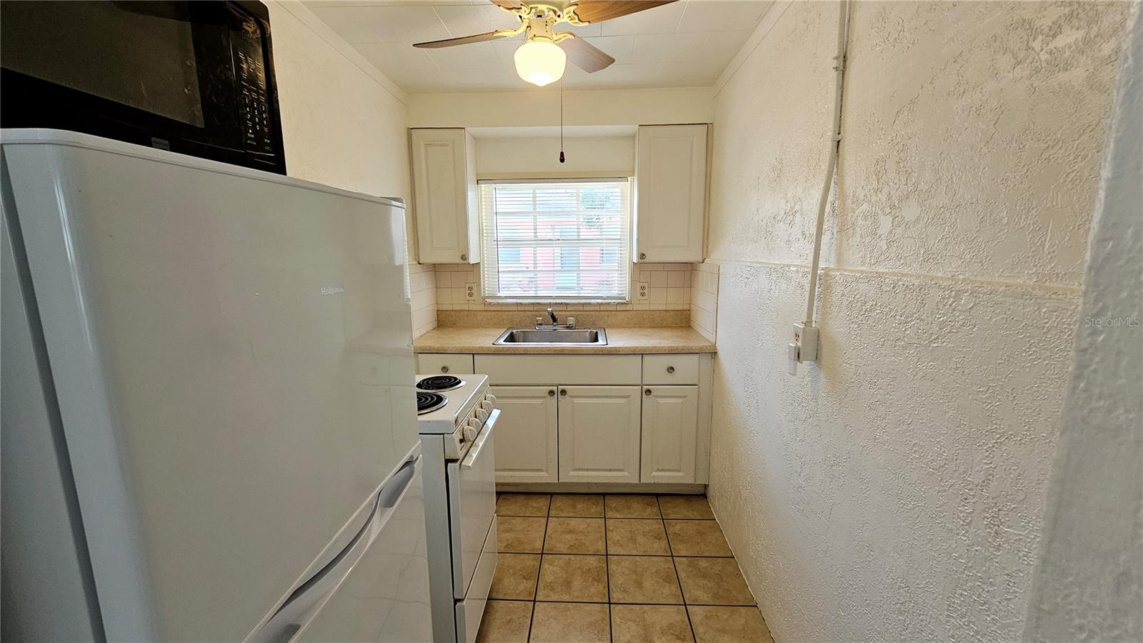 Image 13 of 18 For 15 Mango Street W