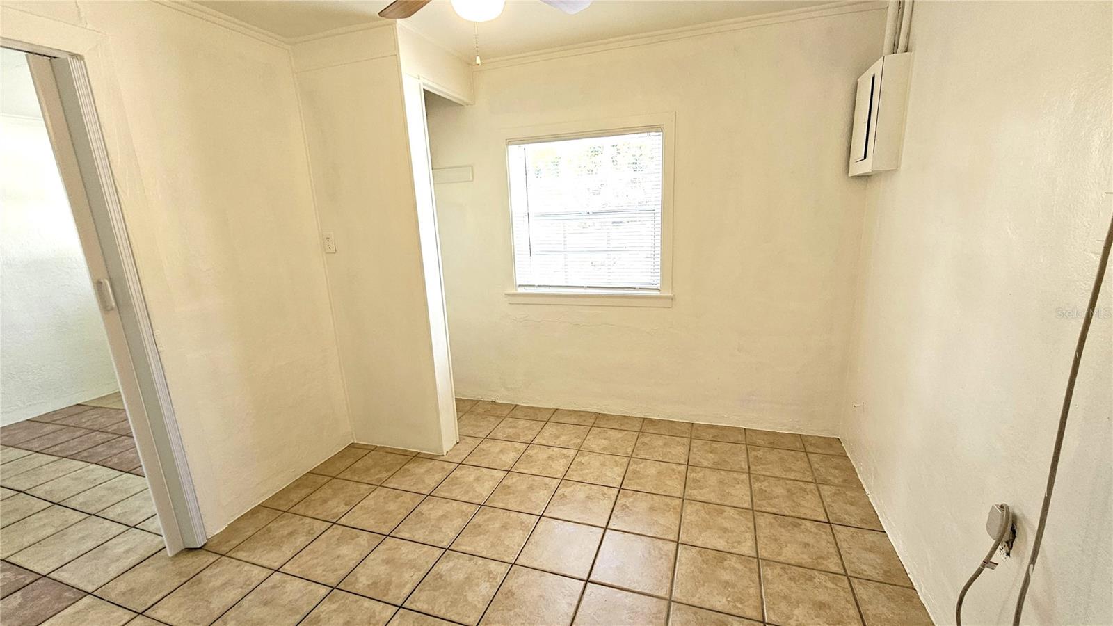 Image 16 of 18 For 15 Mango Street W