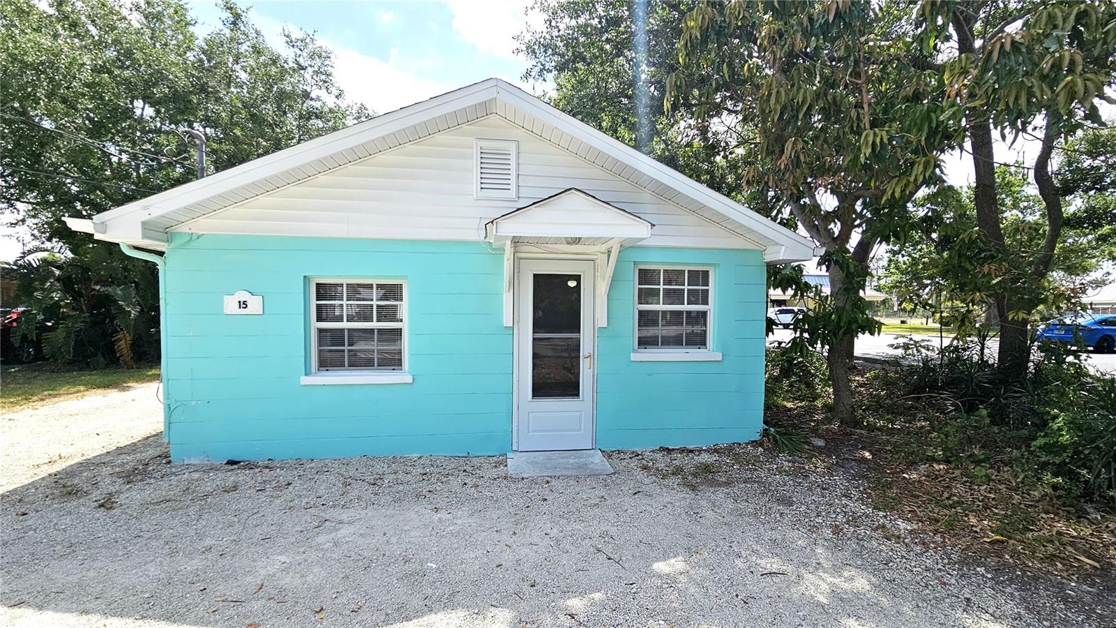 Image 2 of 18 For 15 Mango Street W