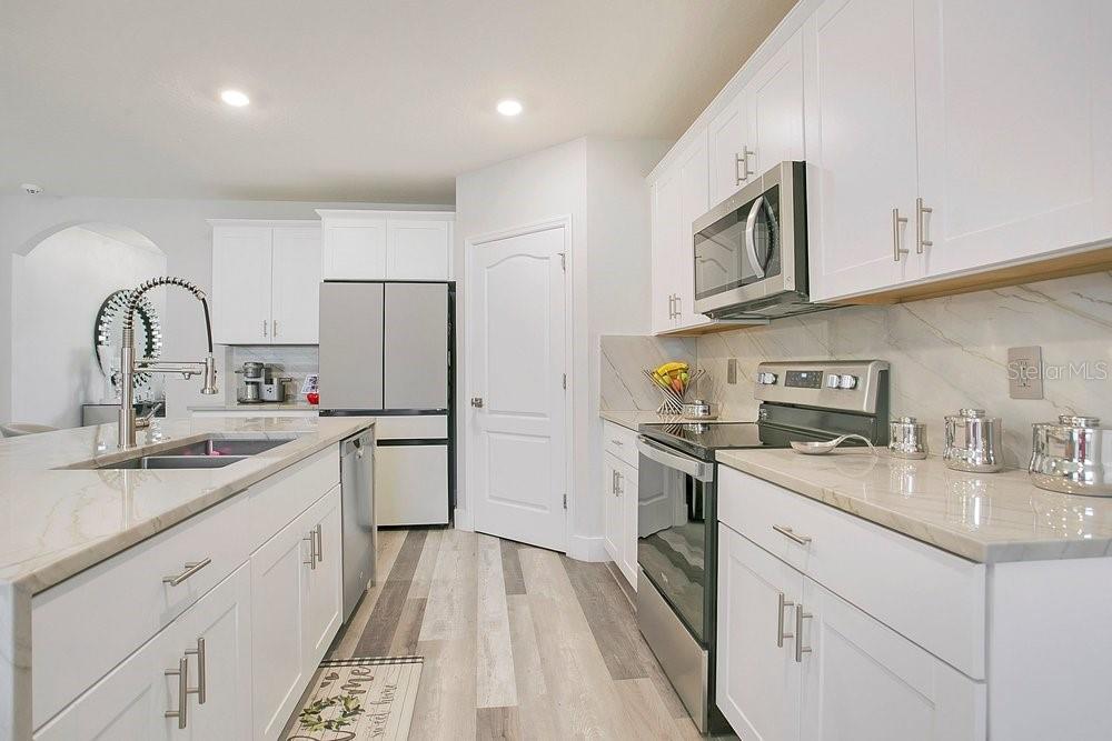 Image 3 of 27 For 1519 Jadewood Way