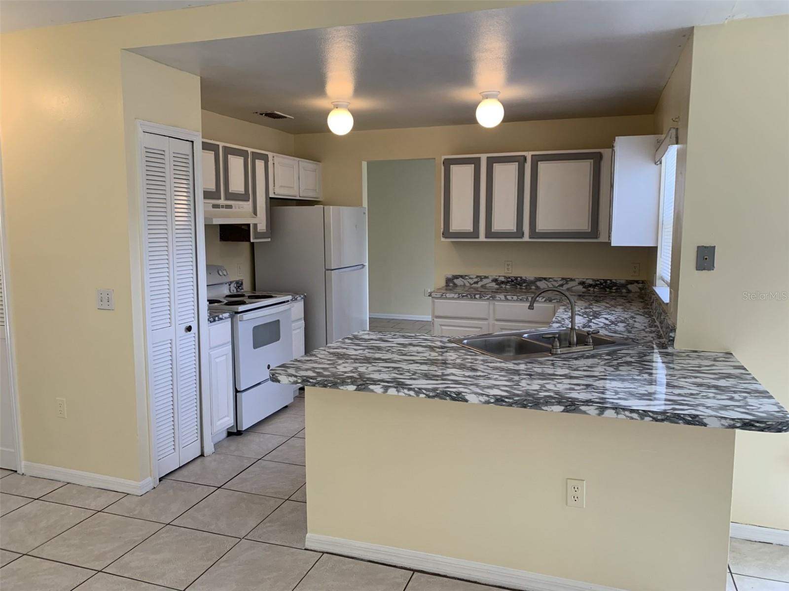 Image 6 of 37 For 1620 Golden Poppy Court