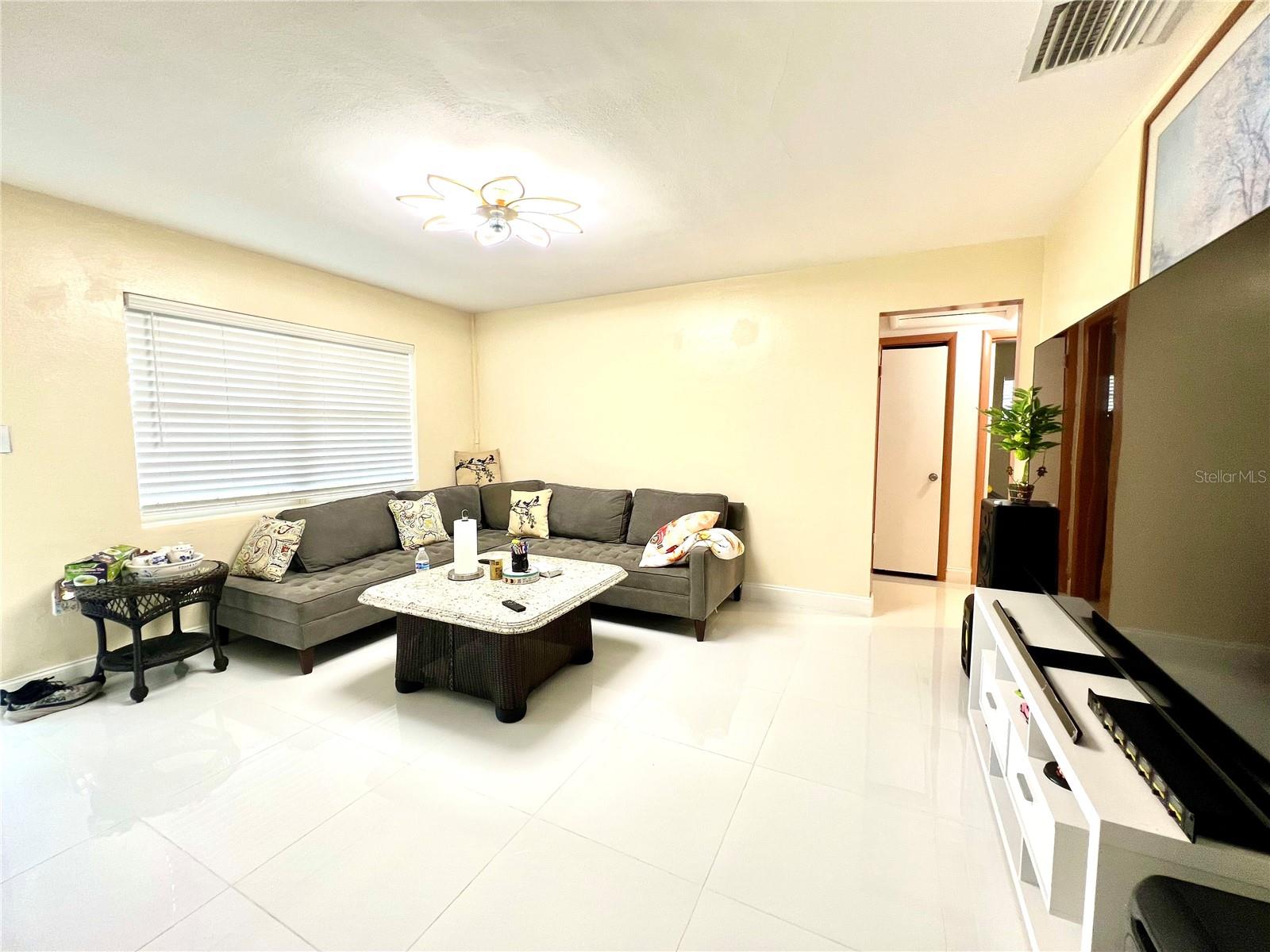 Image 11 of 25 For 5009 Deauville Drive