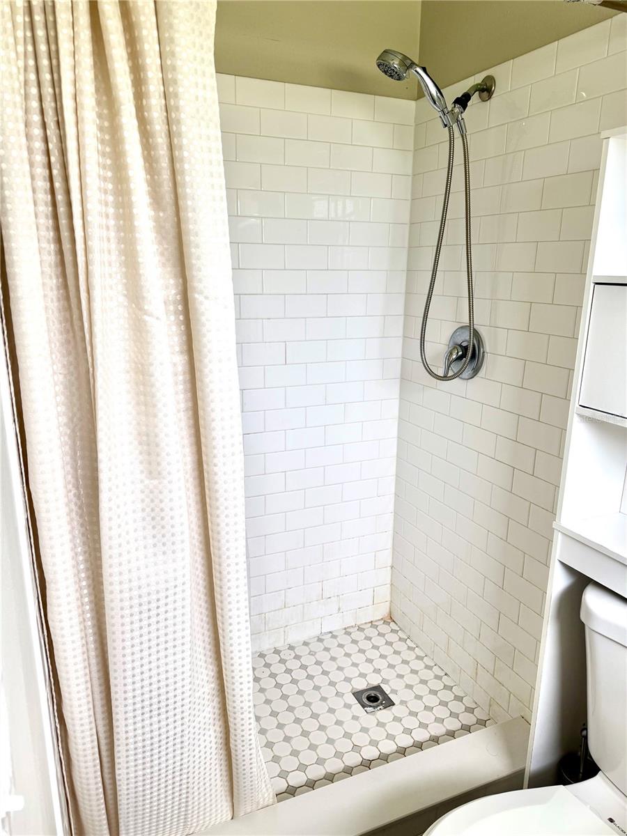 Image 15 of 25 For 5009 Deauville Drive