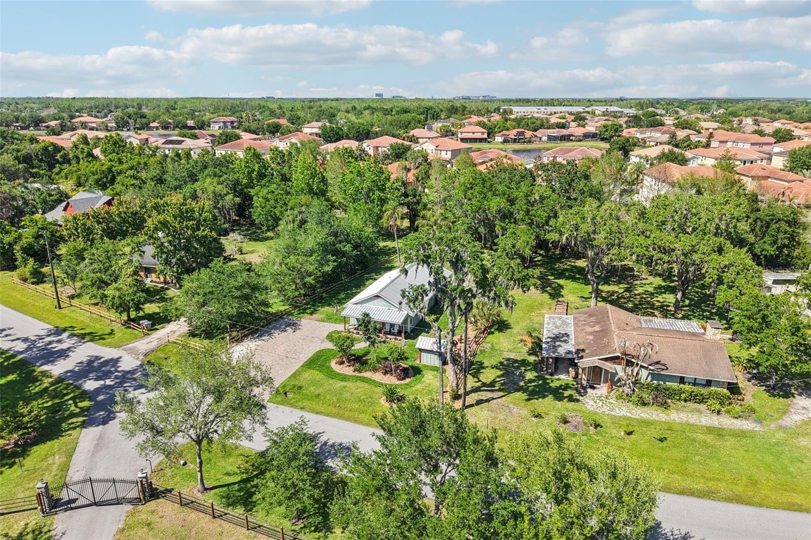 Image 13 of 56 For 2695 Holiday Woods Drive