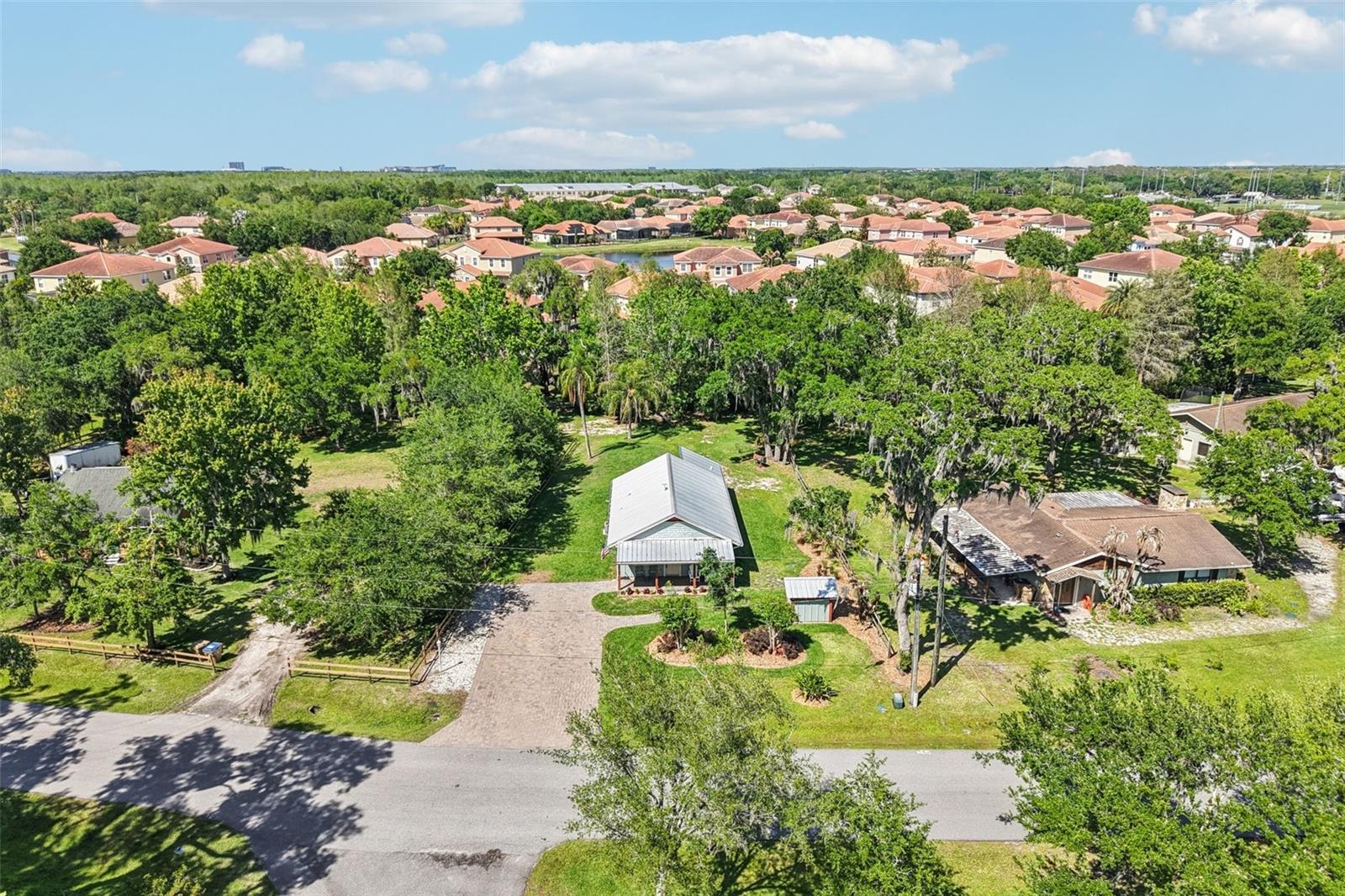 Image 14 of 56 For 2695 Holiday Woods Drive