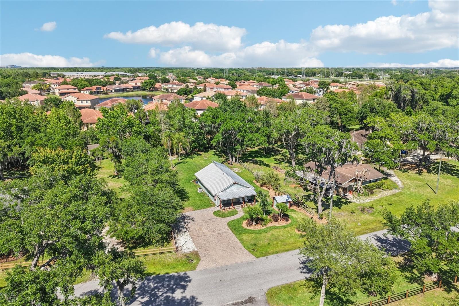 Image 15 of 56 For 2695 Holiday Woods Drive