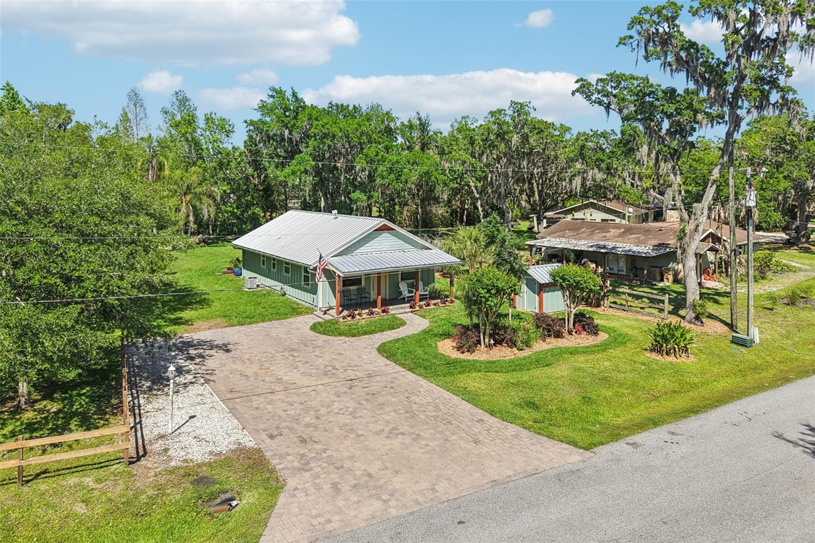 Image 18 of 56 For 2695 Holiday Woods Drive