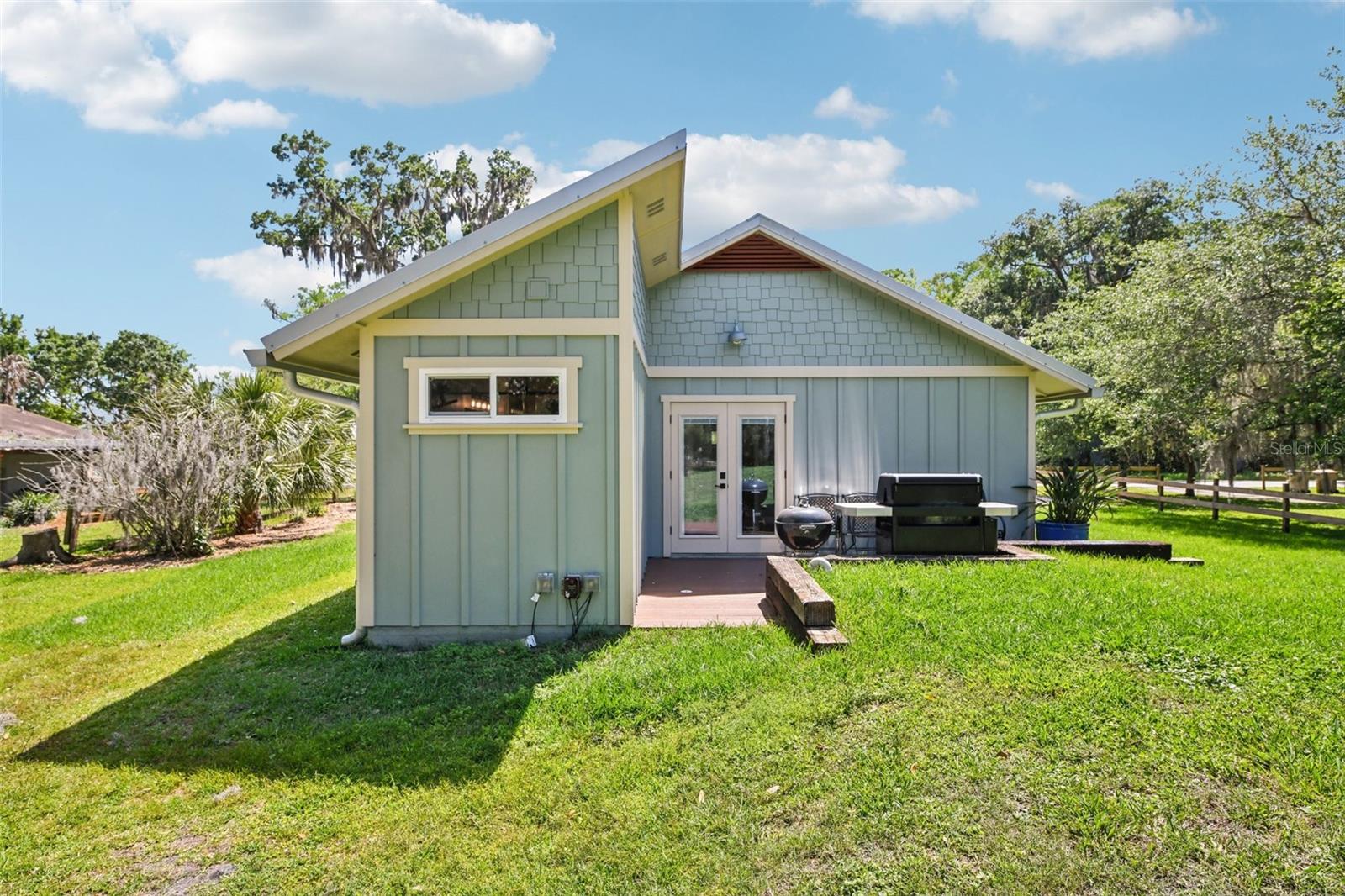 Image 23 of 56 For 2695 Holiday Woods Drive