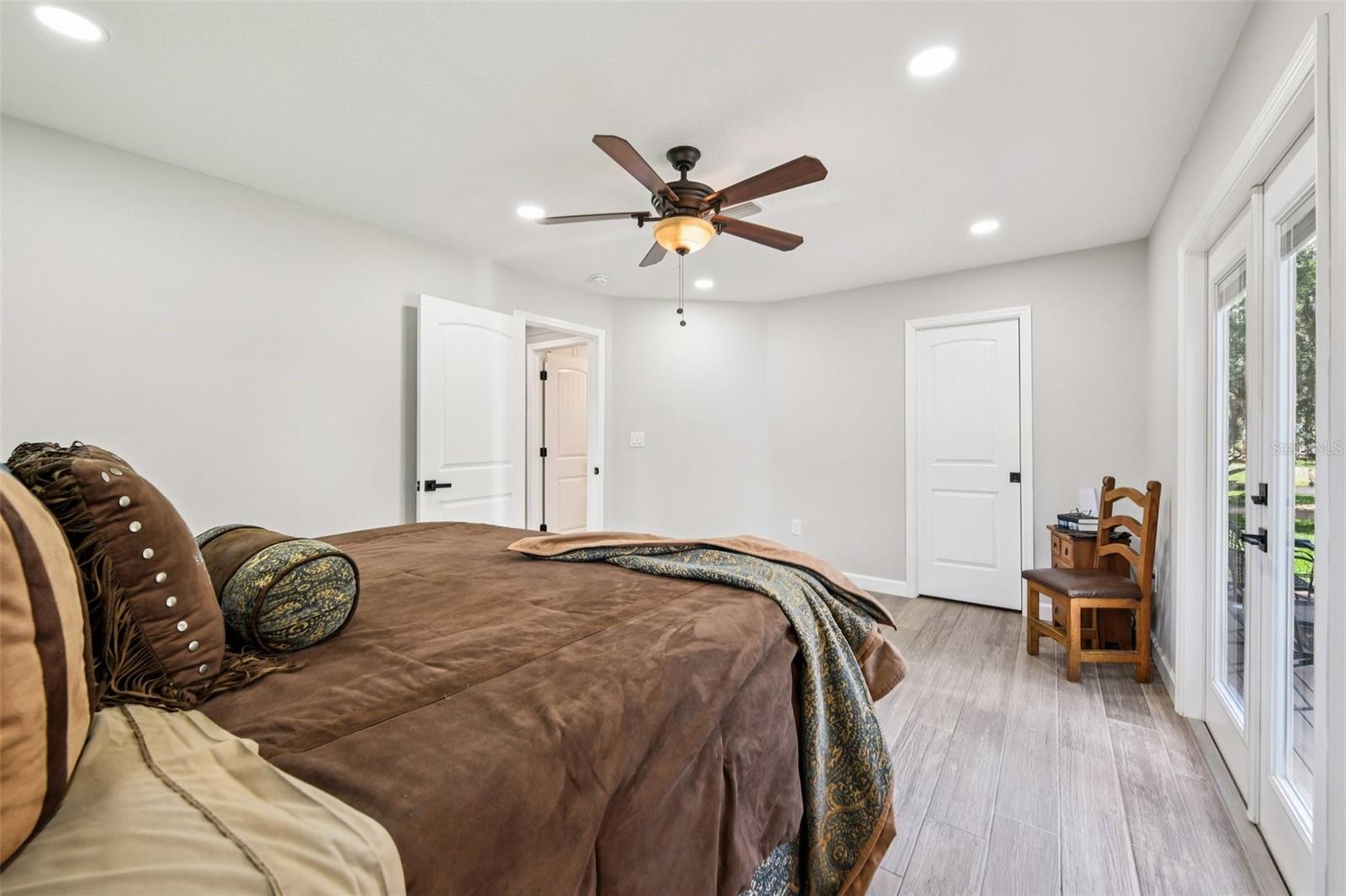 Image 31 of 56 For 2695 Holiday Woods Drive