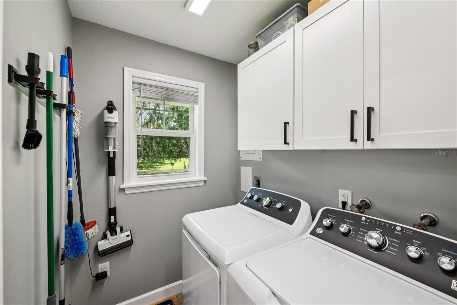 Image 38 of 56 For 2695 Holiday Woods Drive