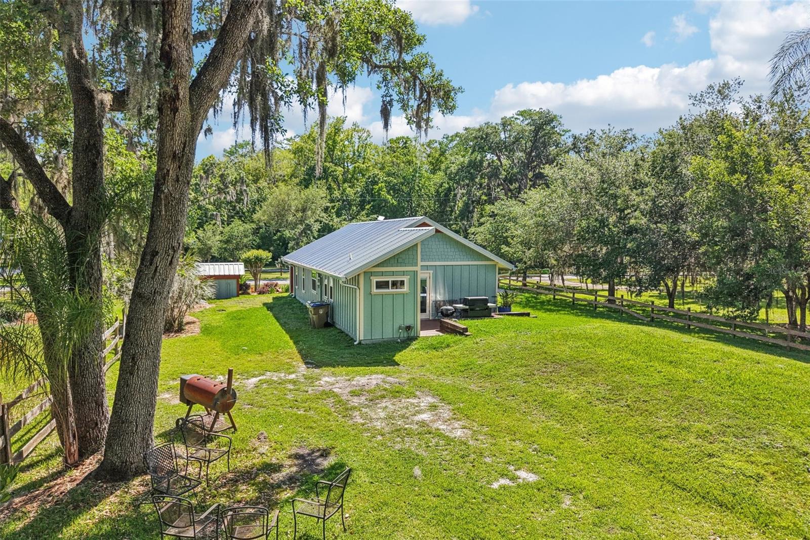 Image 4 of 56 For 2695 Holiday Woods Drive