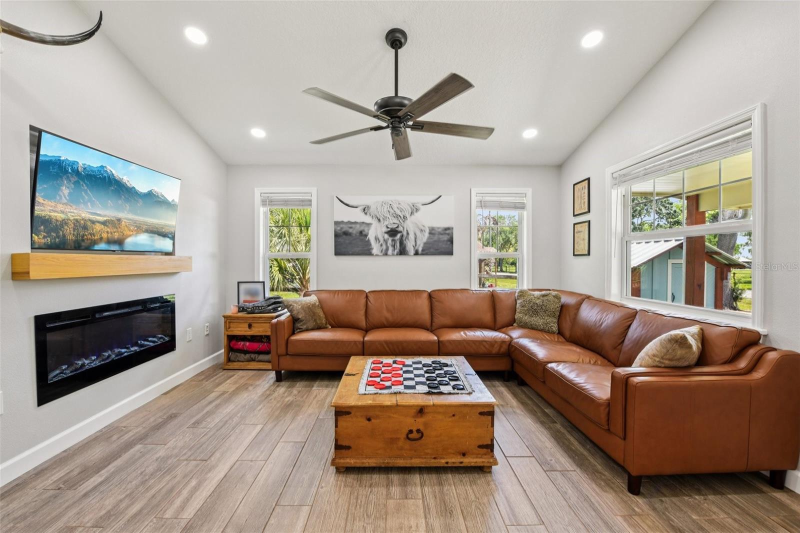 Image 46 of 56 For 2695 Holiday Woods Drive