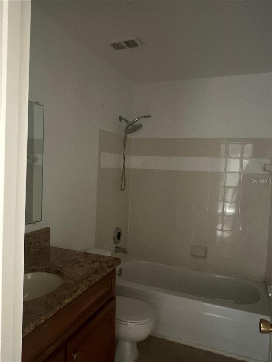 Image 4 of 8 For 3016 Parkway Boulevard 209