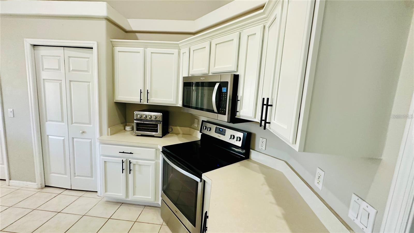 Image 5 of 19 For 3600 Yellow Bird Ct