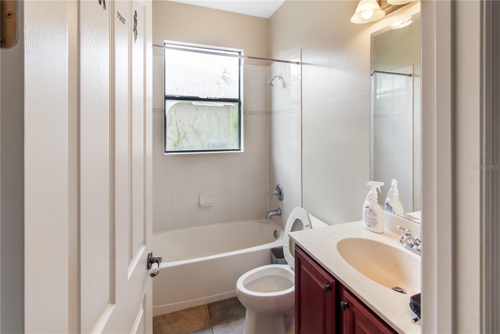 Image 24 of 45 For 2860 Lafayette Trace Drive