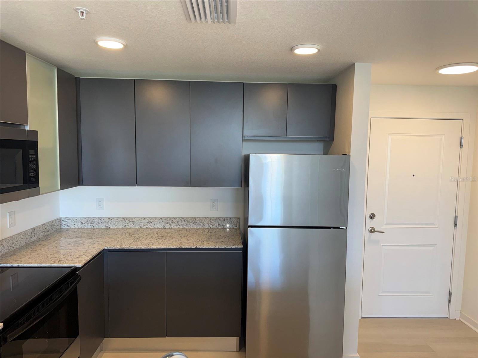 Image 10 of 42 For 5587 Millenia Park Boulevard 424