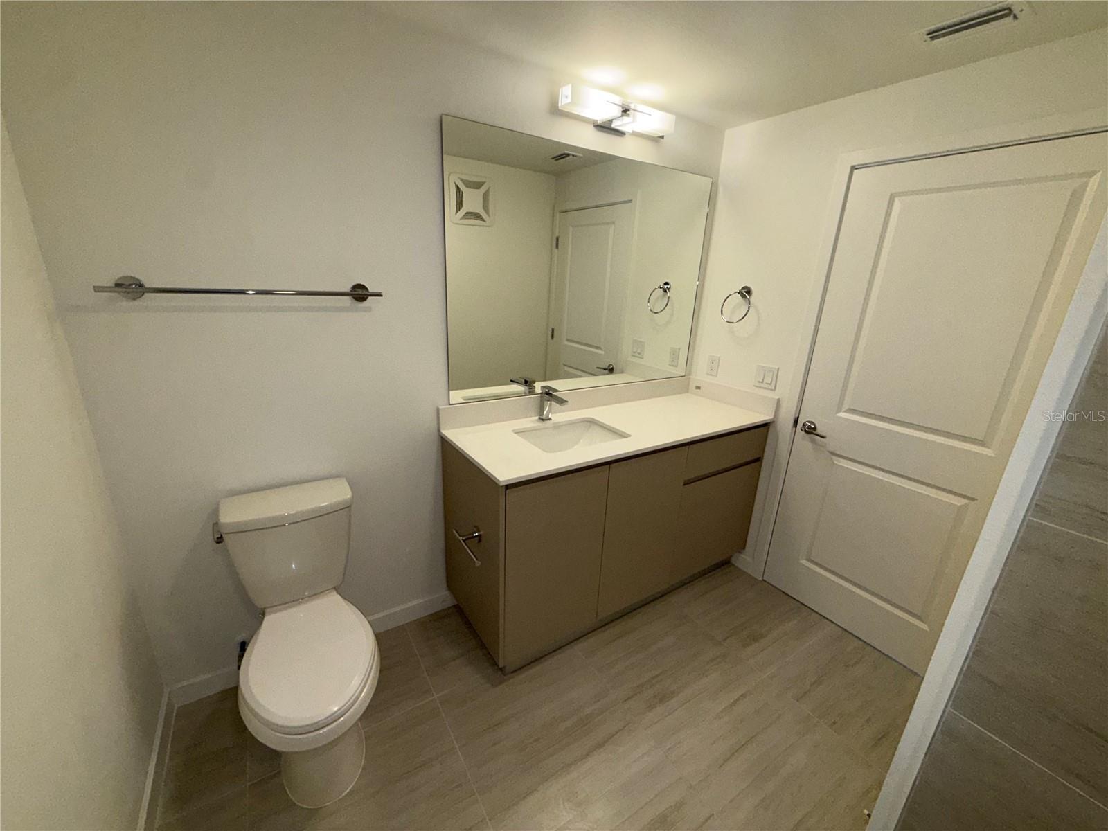 Image 21 of 42 For 5587 Millenia Park Boulevard 424