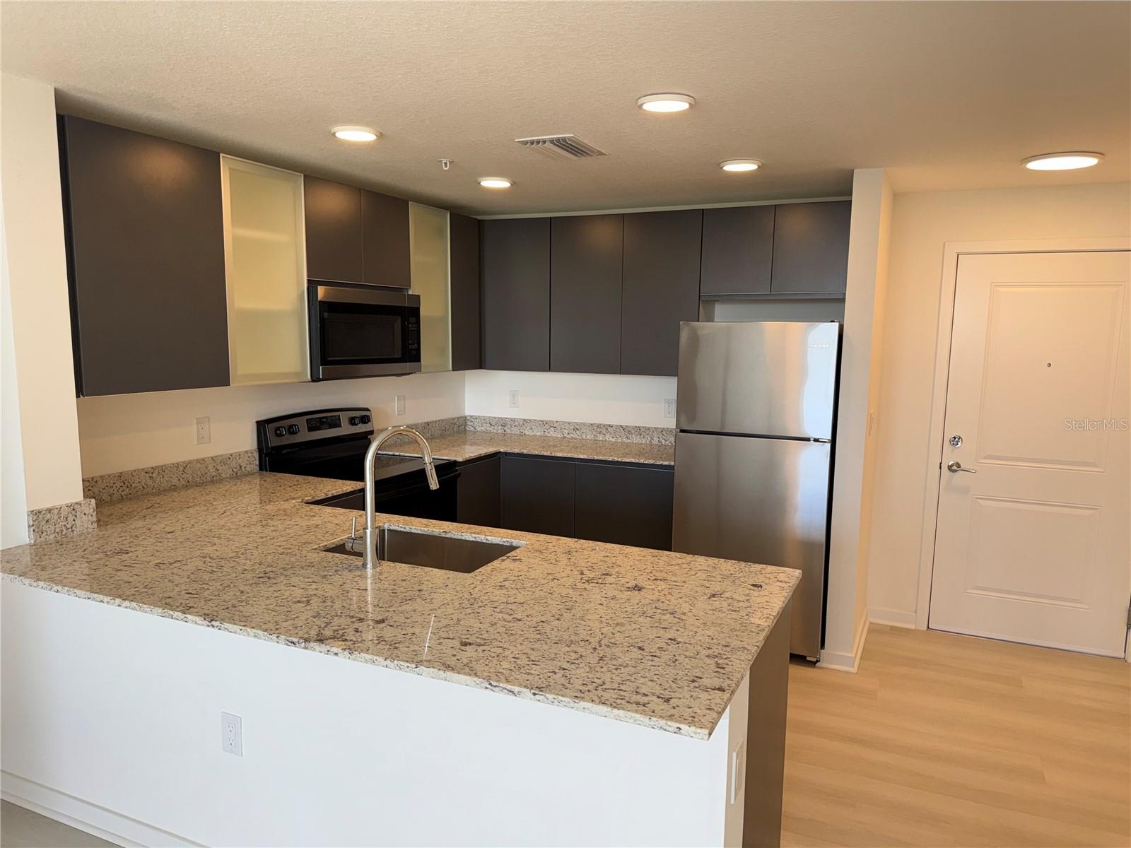 Image 7 of 42 For 5587 Millenia Park Boulevard 424