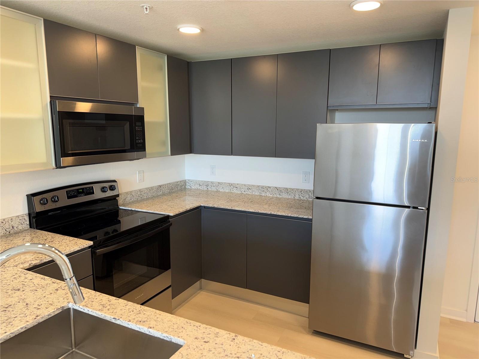 Image 9 of 42 For 5587 Millenia Park Boulevard 424