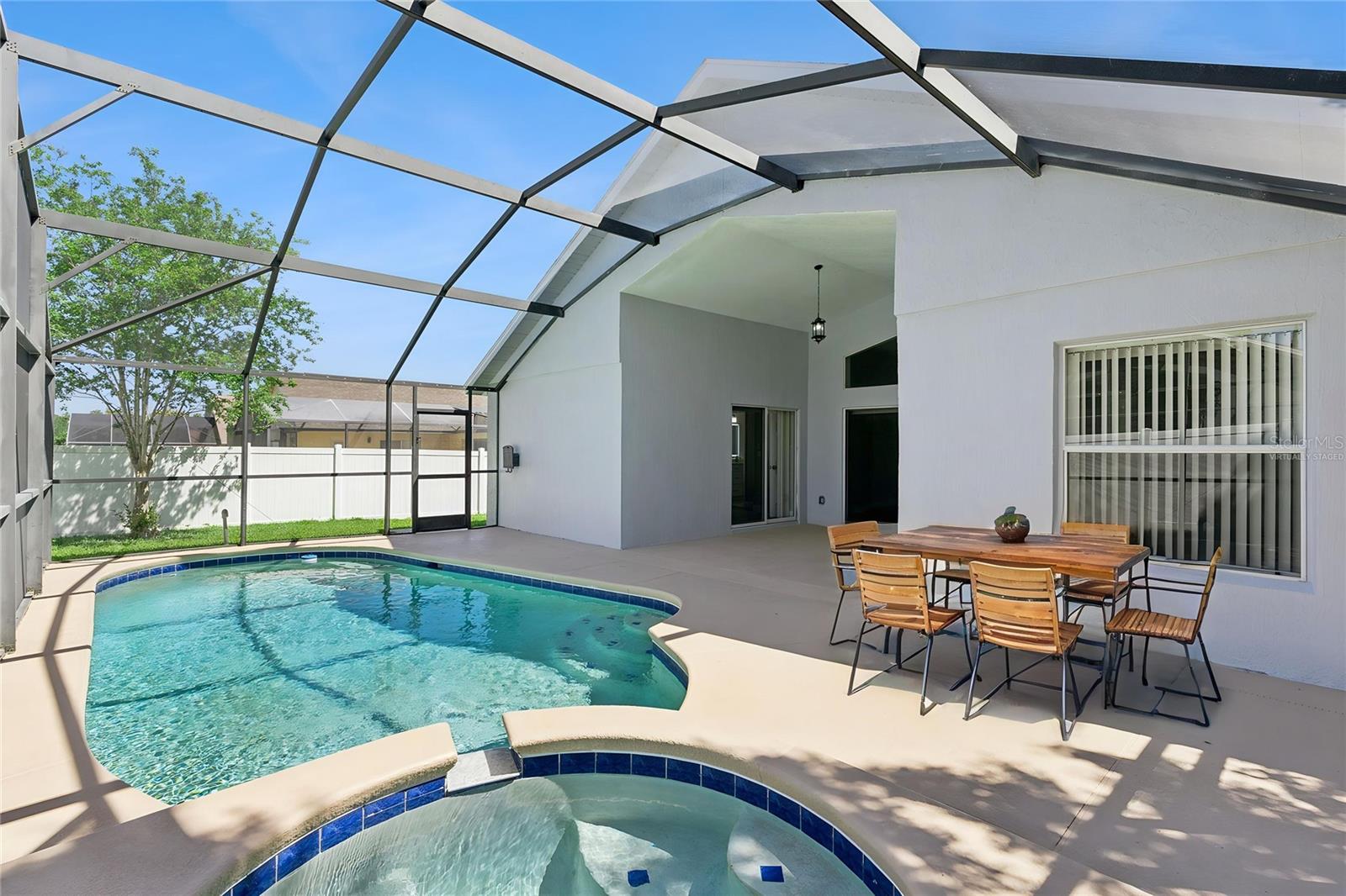 Image 17 of 54 For 15932 Robin Hill Loop