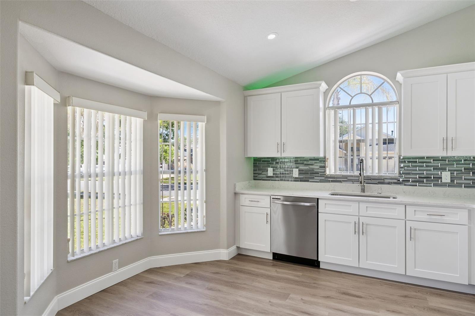 Image 21 of 54 For 15932 Robin Hill Loop