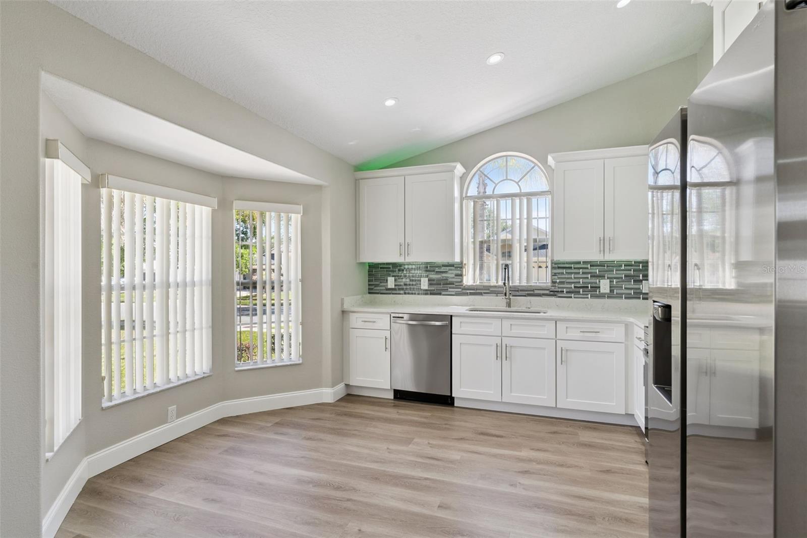 Image 22 of 54 For 15932 Robin Hill Loop