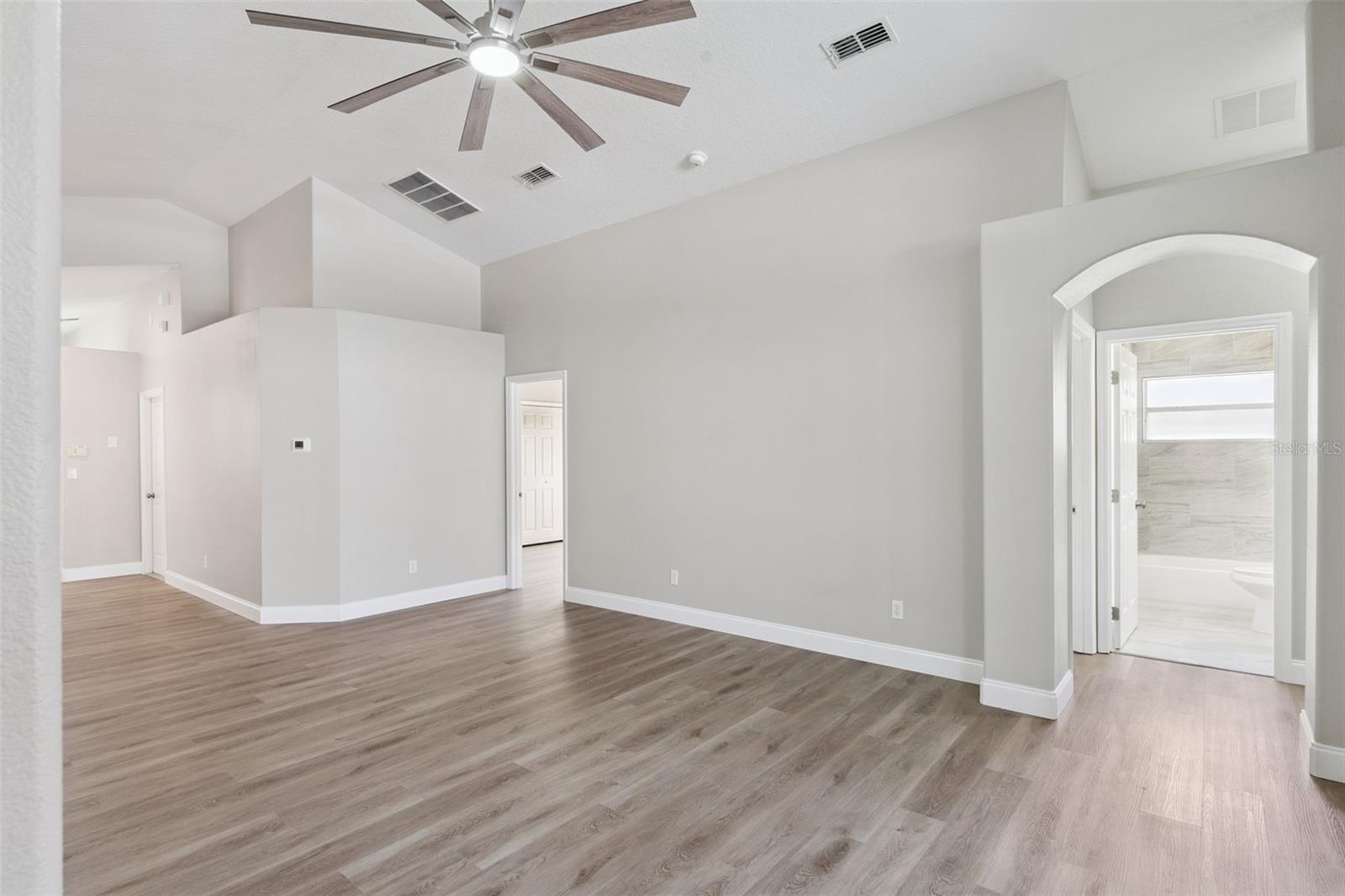 Image 23 of 54 For 15932 Robin Hill Loop