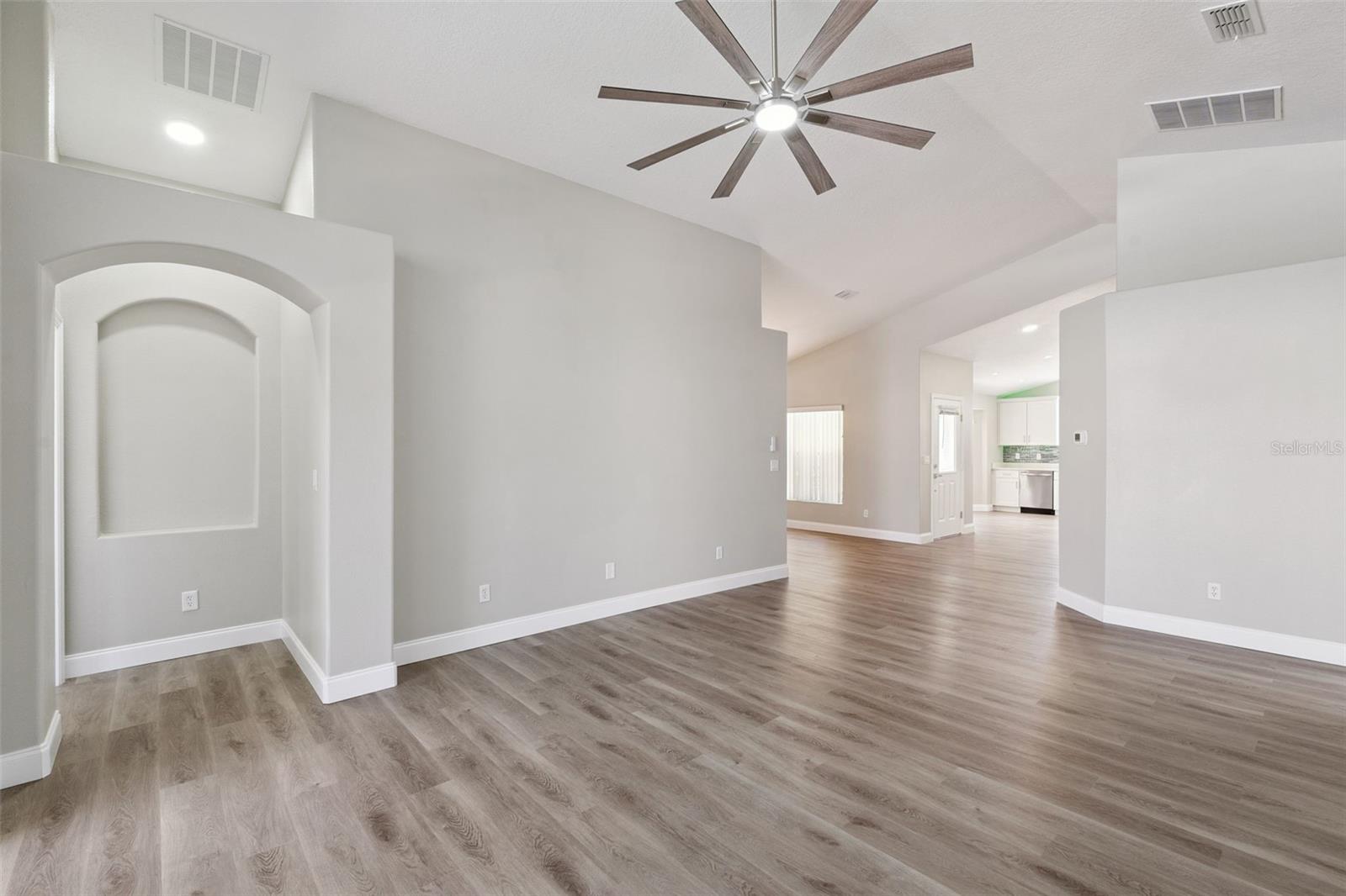 Image 24 of 54 For 15932 Robin Hill Loop