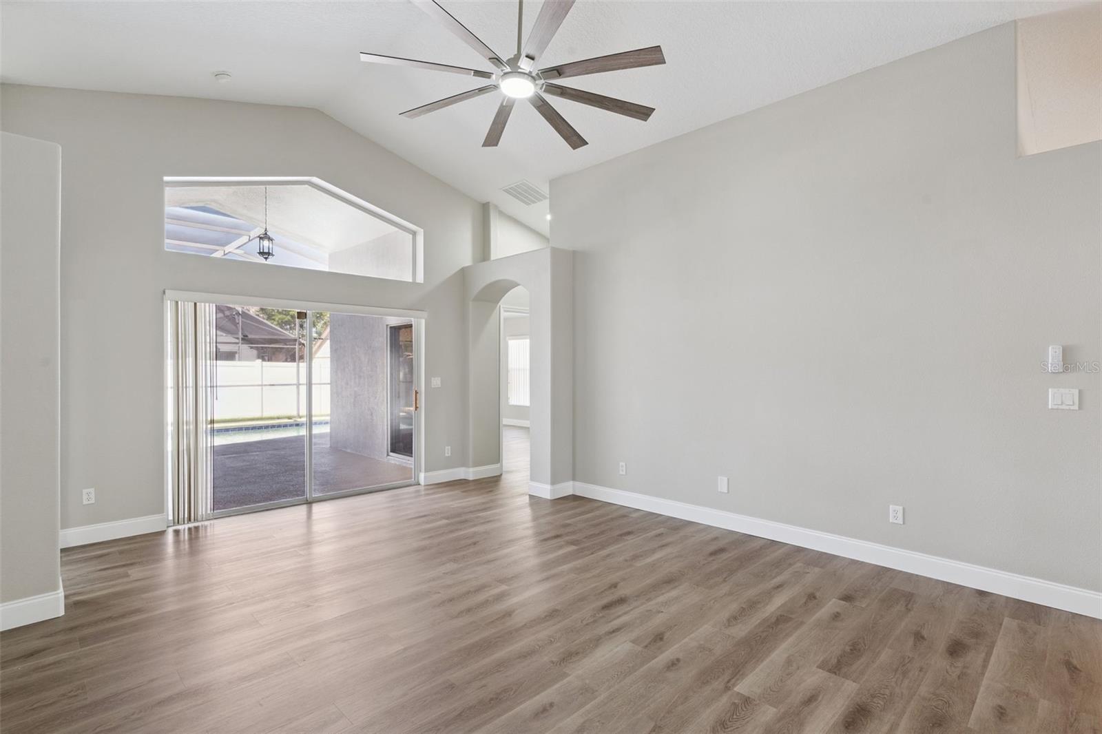 Image 25 of 54 For 15932 Robin Hill Loop