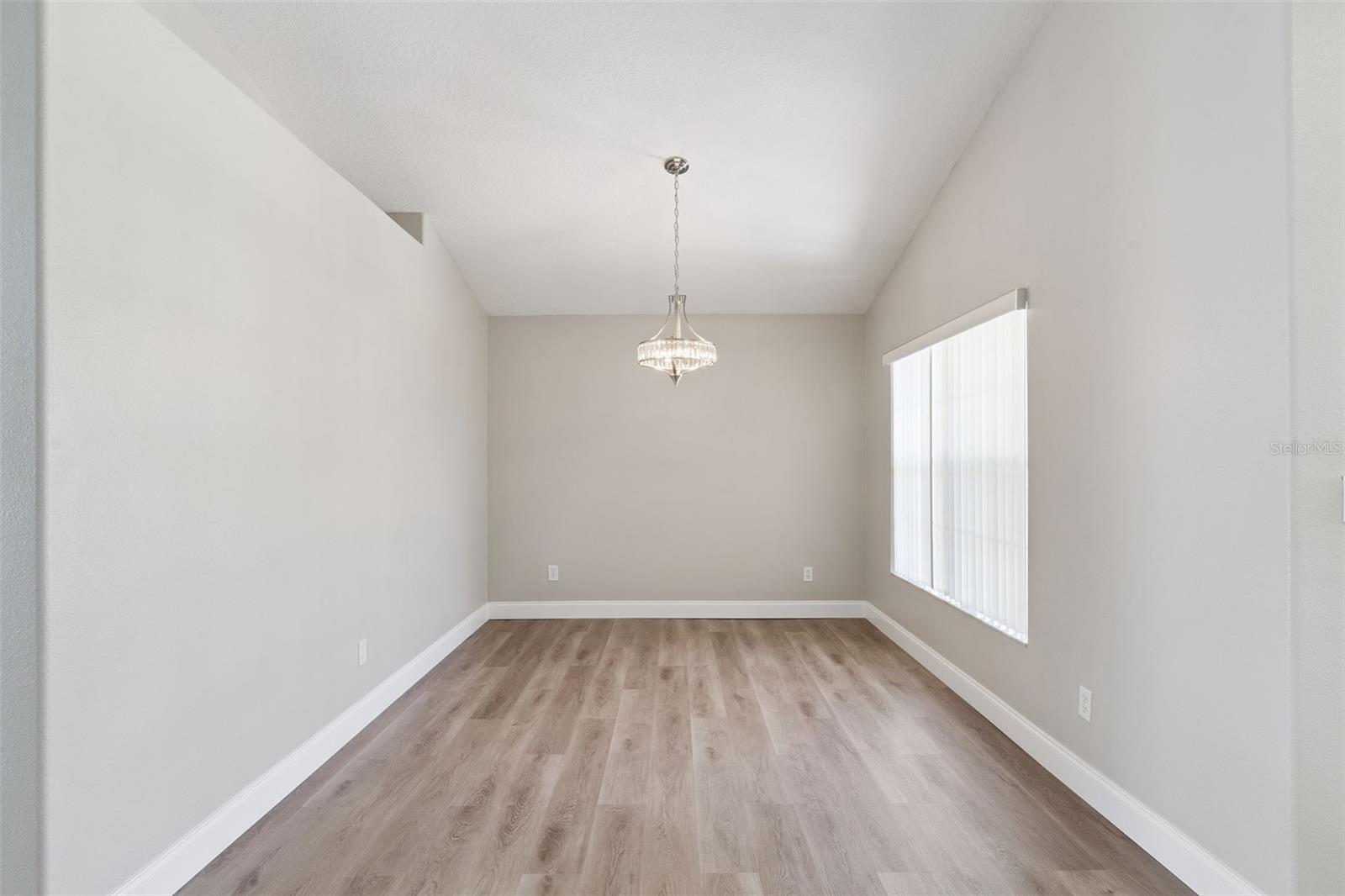 Image 27 of 54 For 15932 Robin Hill Loop