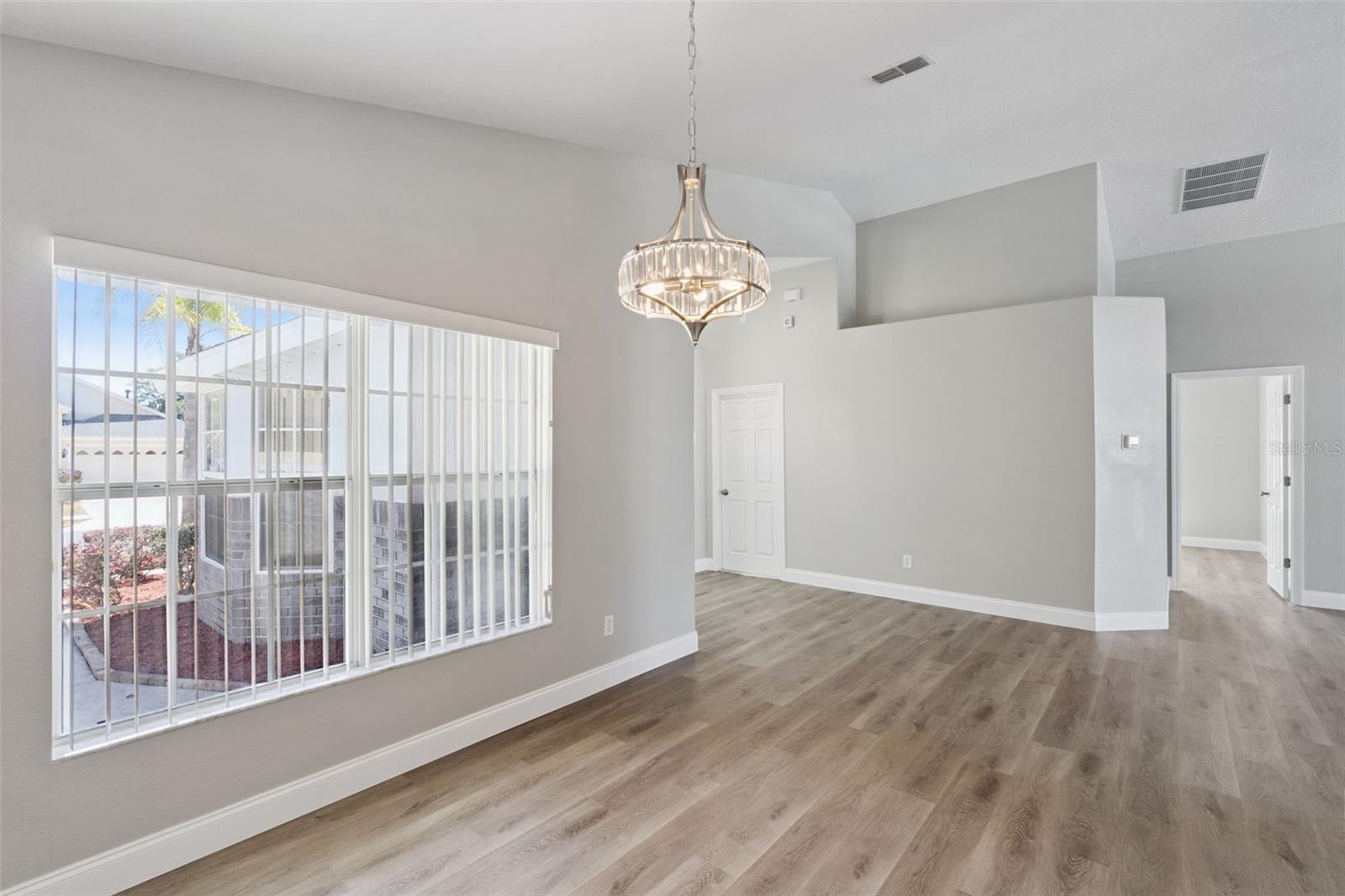 Image 29 of 54 For 15932 Robin Hill Loop