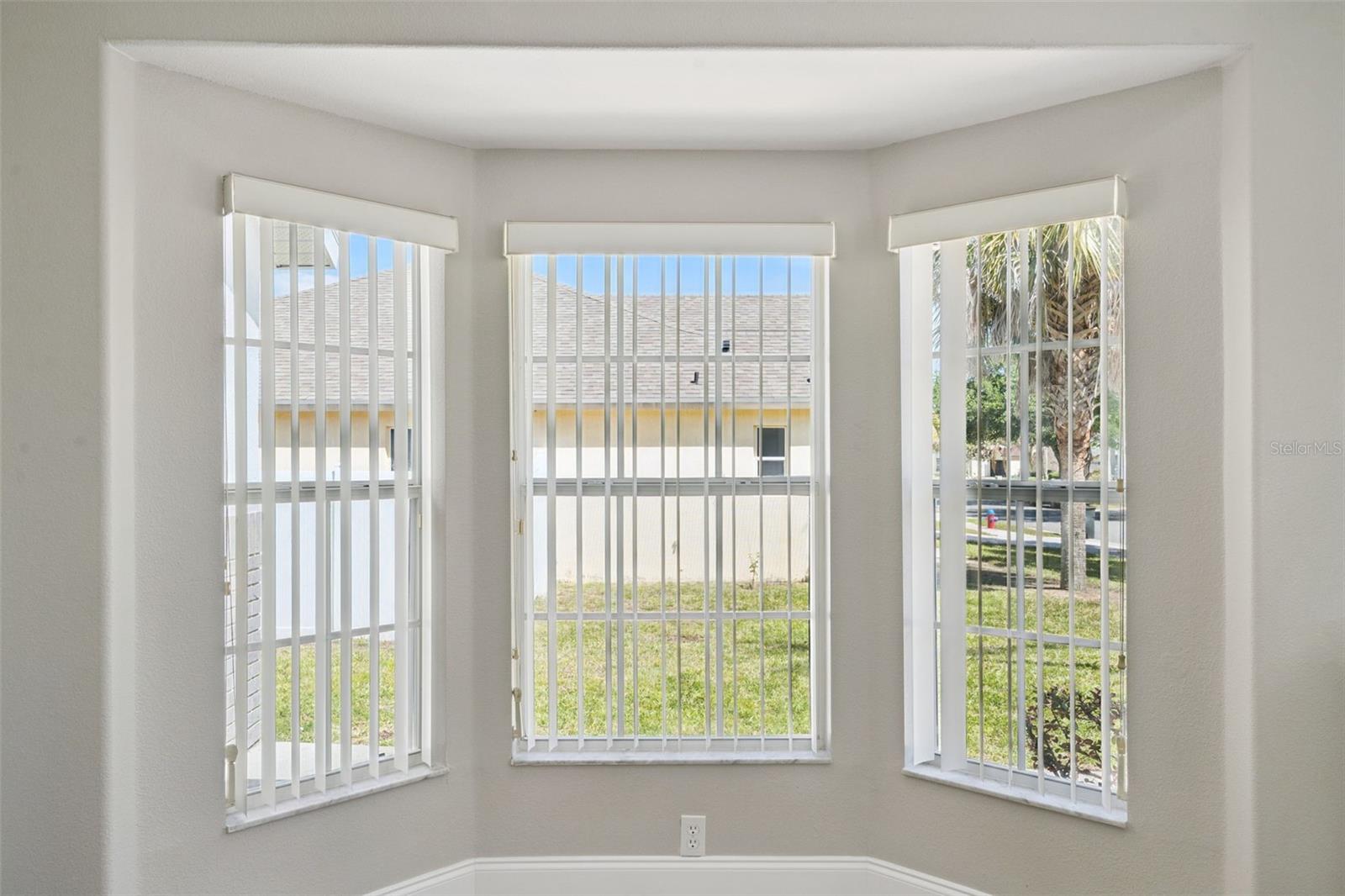 Image 30 of 54 For 15932 Robin Hill Loop