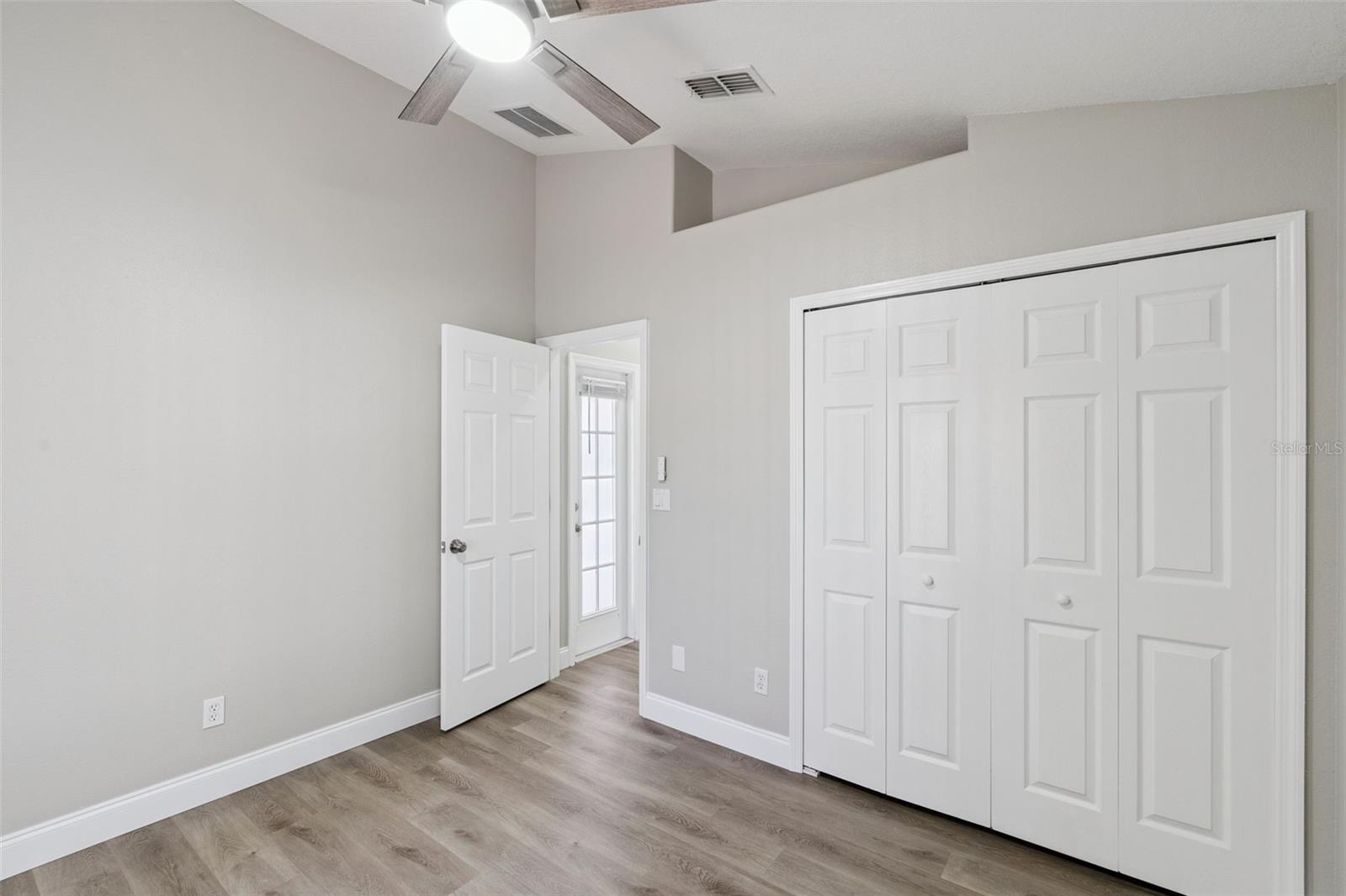 Image 32 of 54 For 15932 Robin Hill Loop