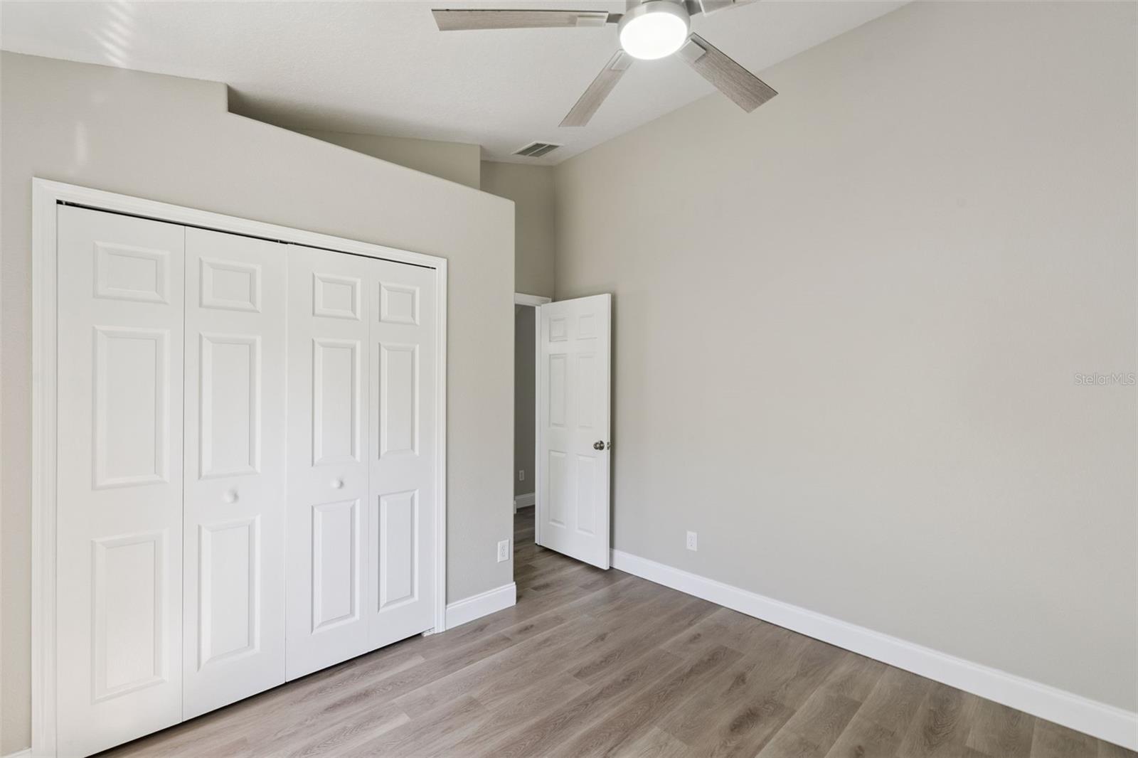 Image 35 of 54 For 15932 Robin Hill Loop