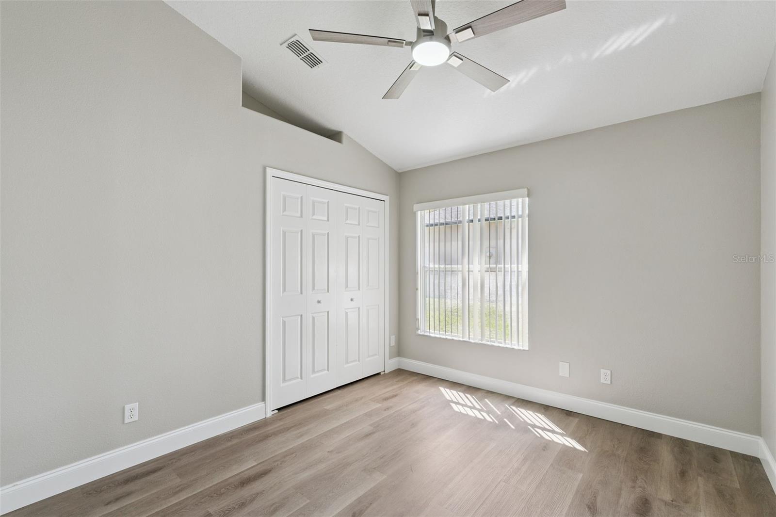 Image 37 of 54 For 15932 Robin Hill Loop