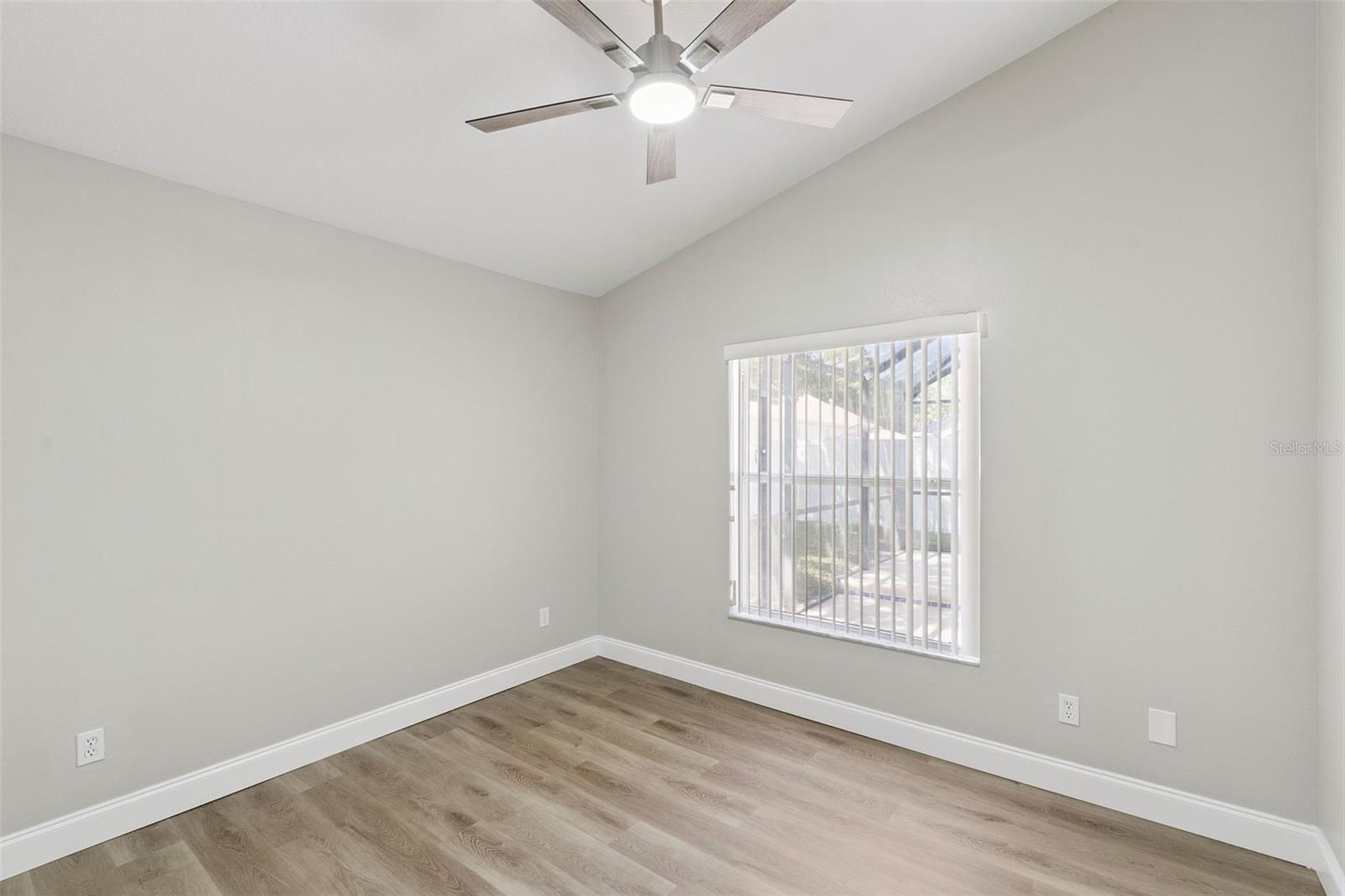 Image 39 of 54 For 15932 Robin Hill Loop