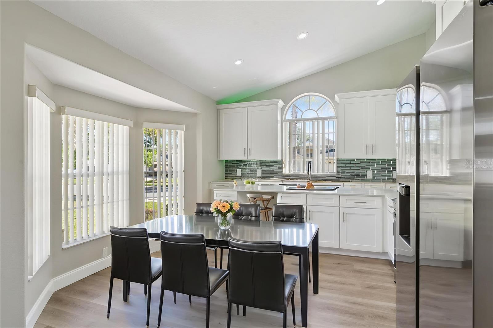 Image 4 of 54 For 15932 Robin Hill Loop