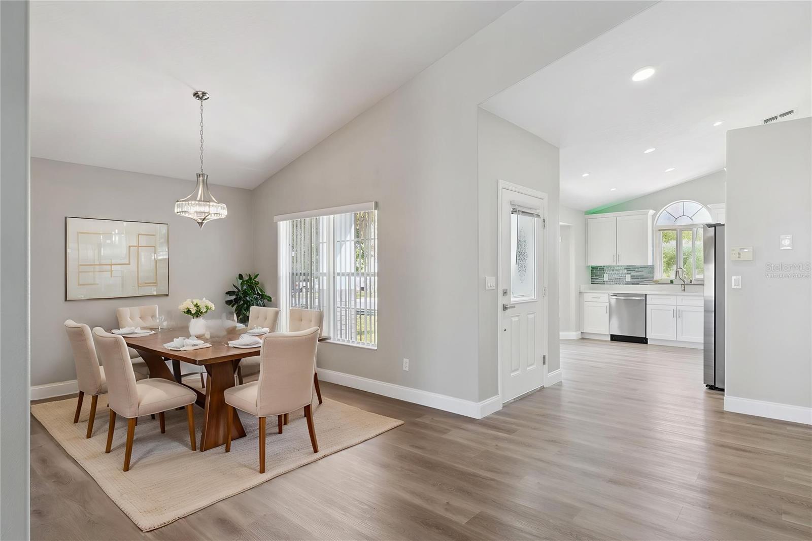 Image 6 of 54 For 15932 Robin Hill Loop