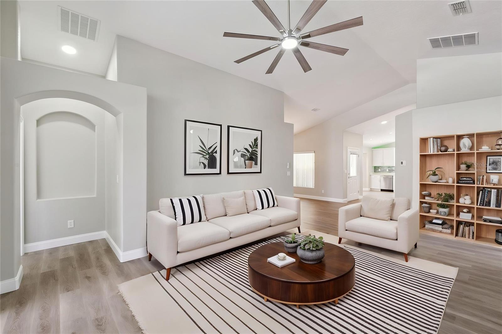 Image 8 of 54 For 15932 Robin Hill Loop