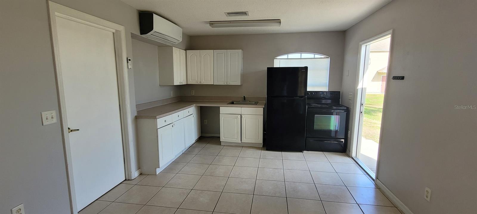 Image 2 of 11 For 406 Washington Palm Loop