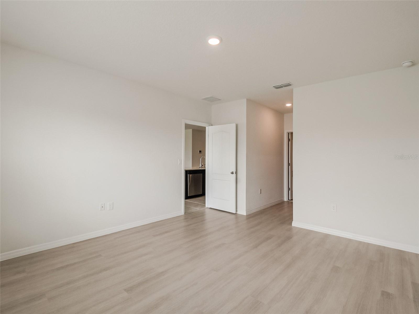 Image 21 of 44 For 3630 Caspian Street