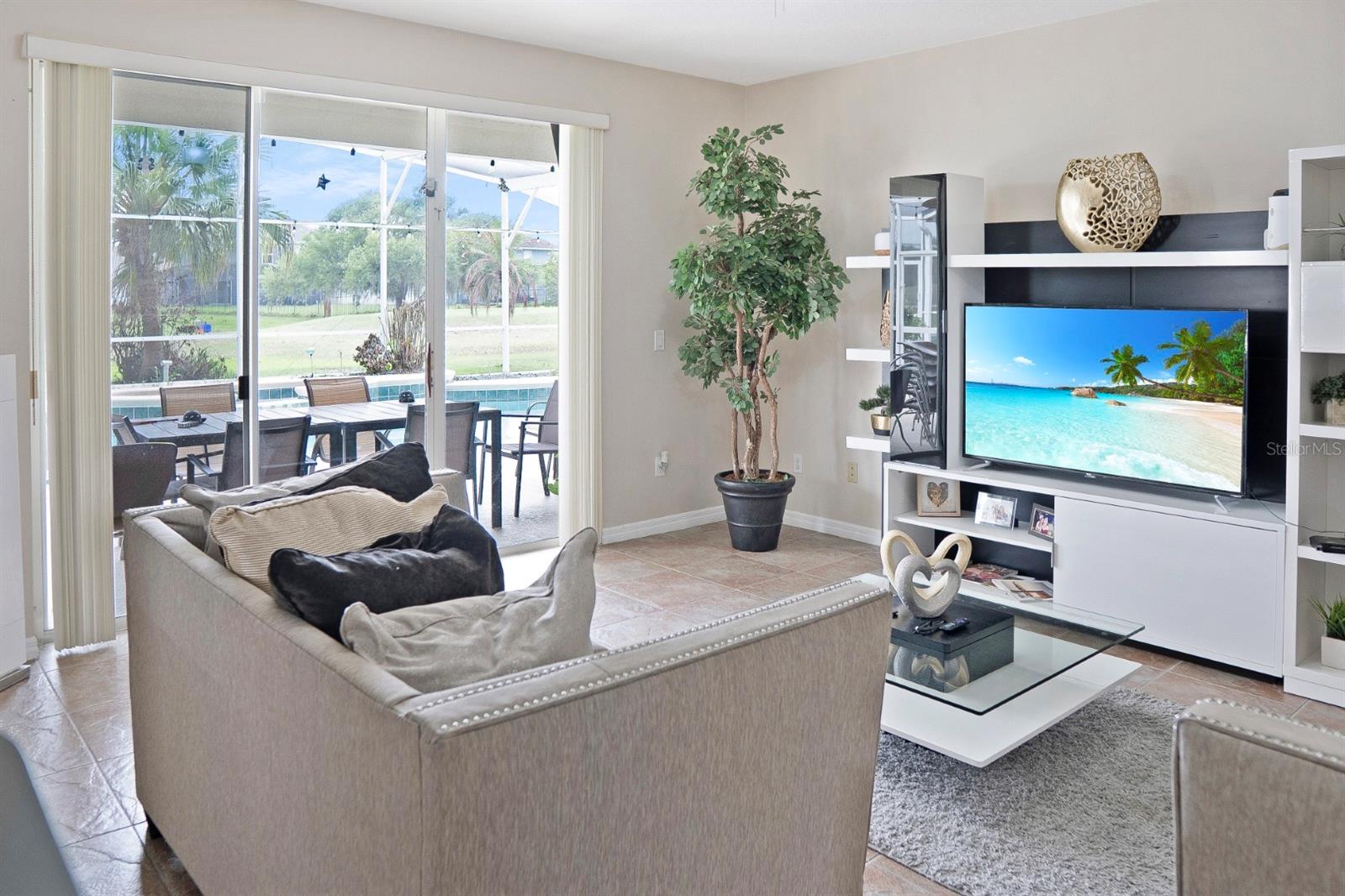 Image 10 of 41 For 2735 Scarborough Drive