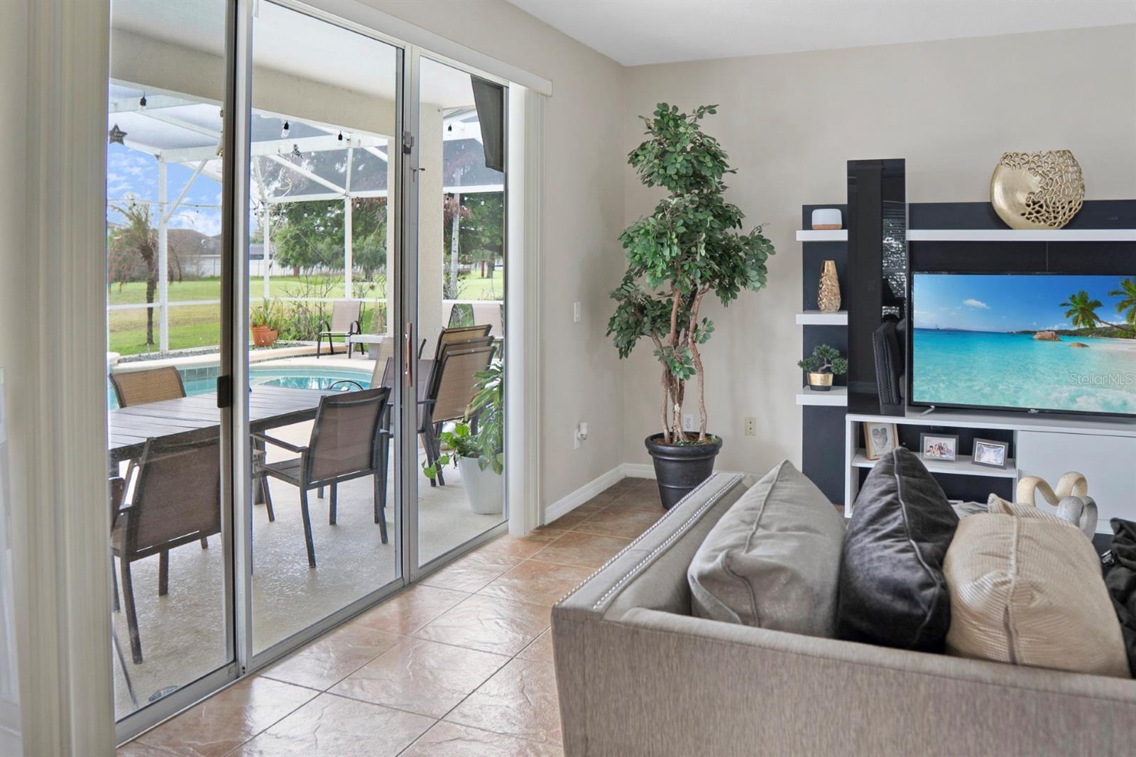 Image 12 of 41 For 2735 Scarborough Drive