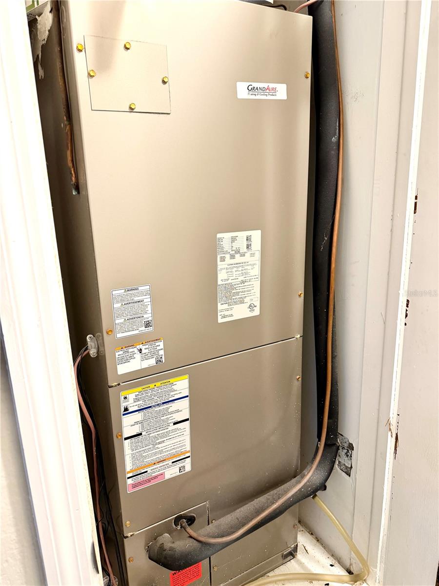 Image 12 of 28 For 2474 Dianne Drive