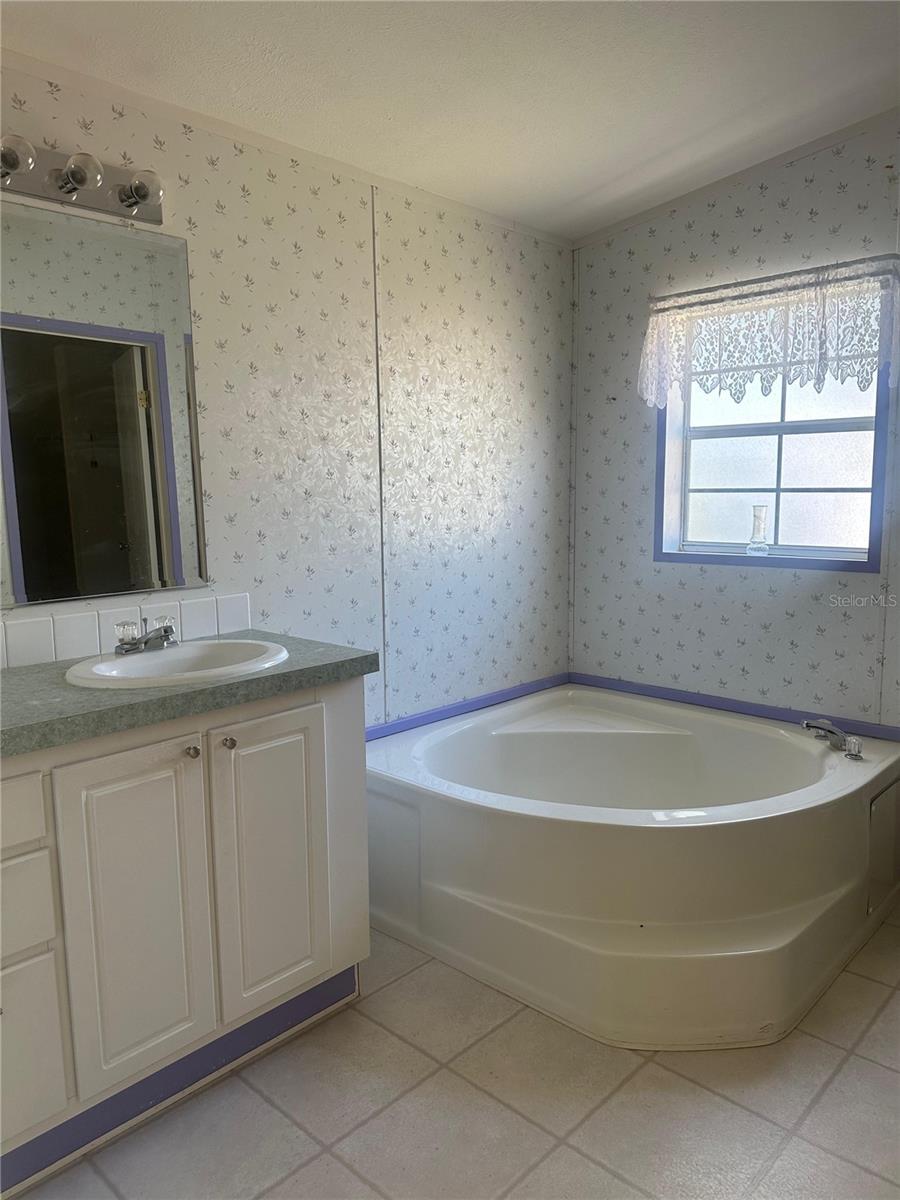 Image 12 of 18 For 1814 Winchester Court S