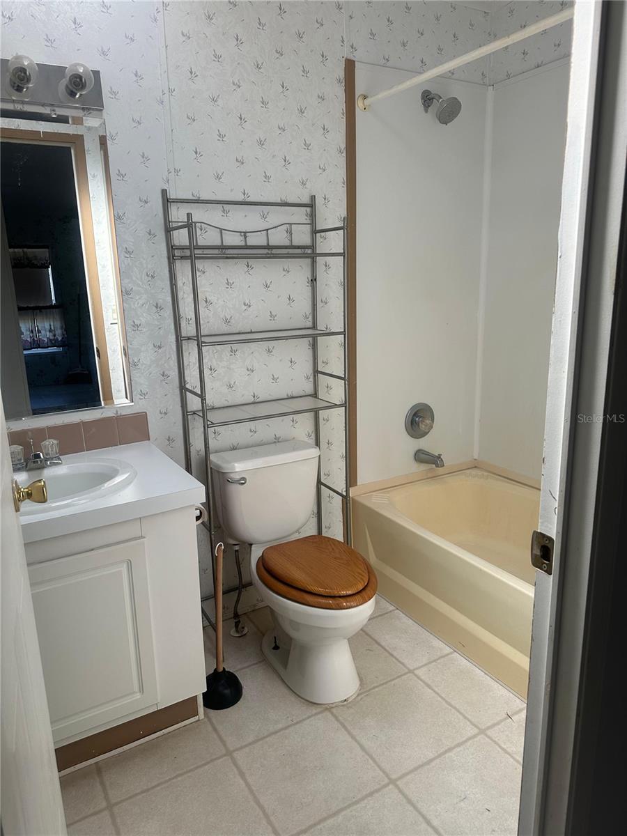 Image 17 of 18 For 1814 Winchester Court S