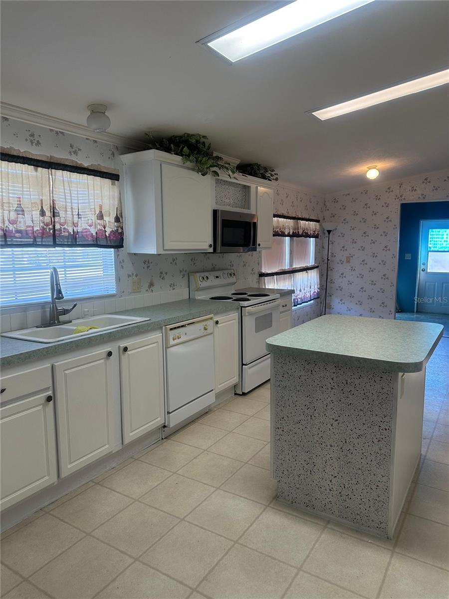 Image 7 of 18 For 1814 Winchester Court S