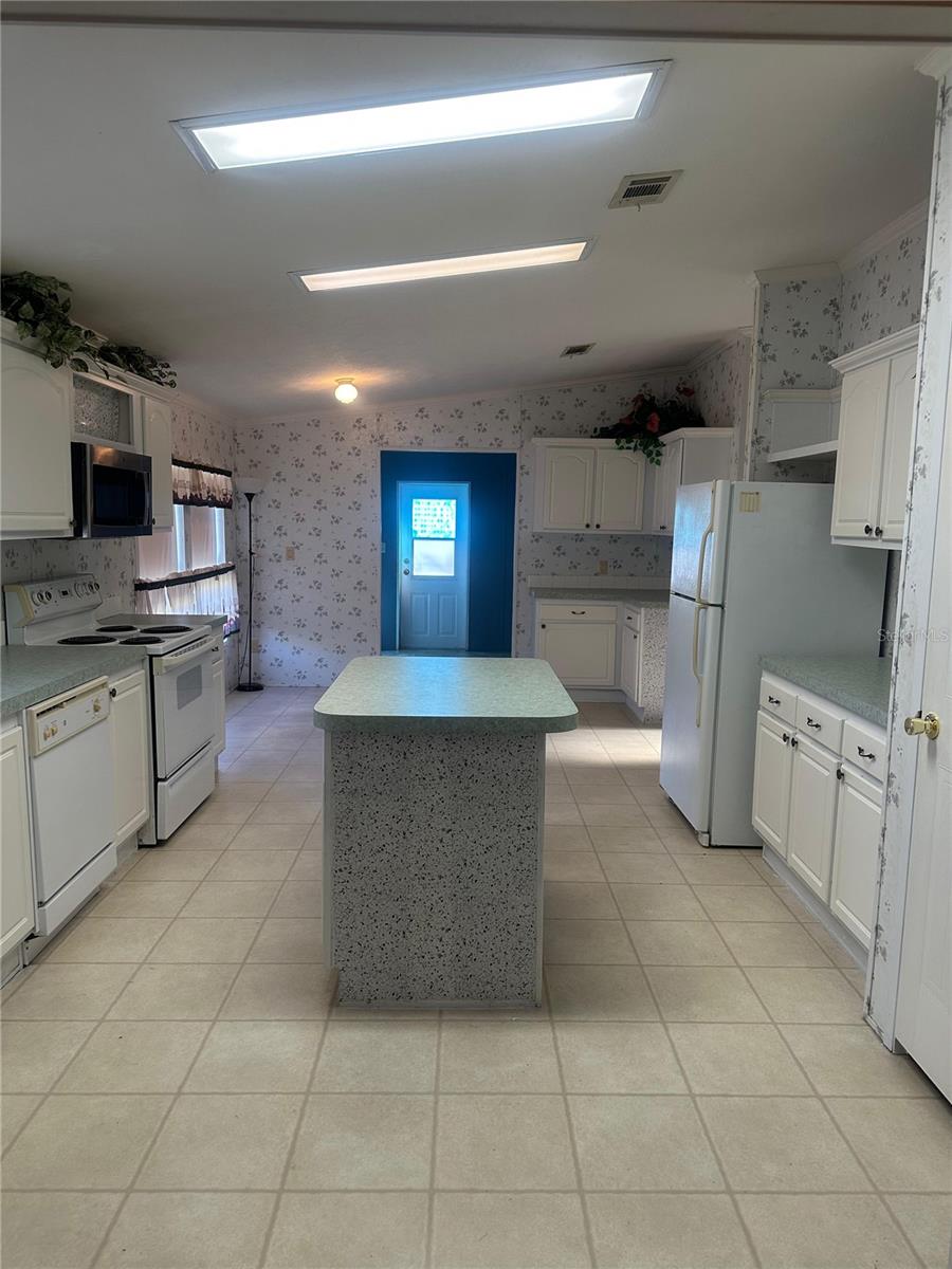 Image 8 of 18 For 1814 Winchester Court S